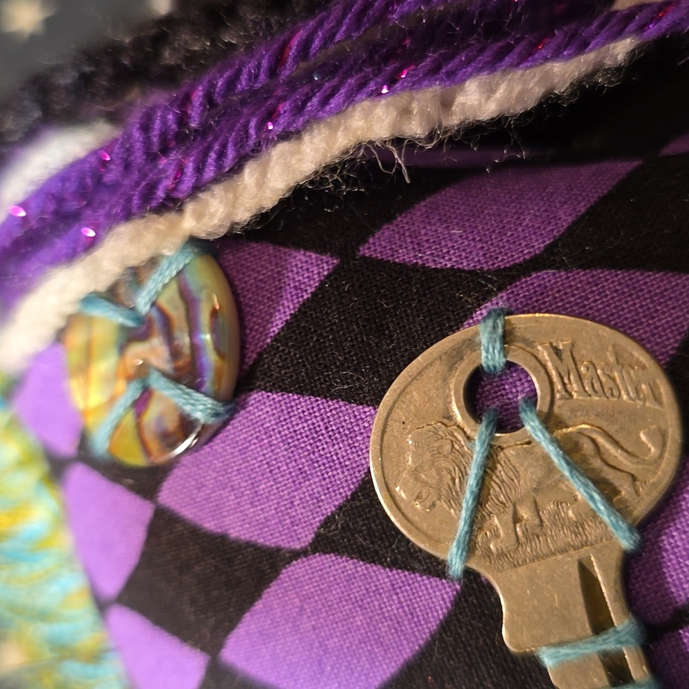 VOODOO DOLL - Picture 3 of 4